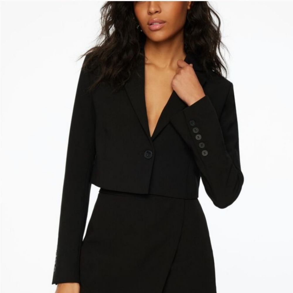 Dynamite Cropped Blazer